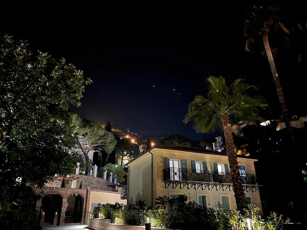 Alaxia Resort Alassio 0*,  Italien