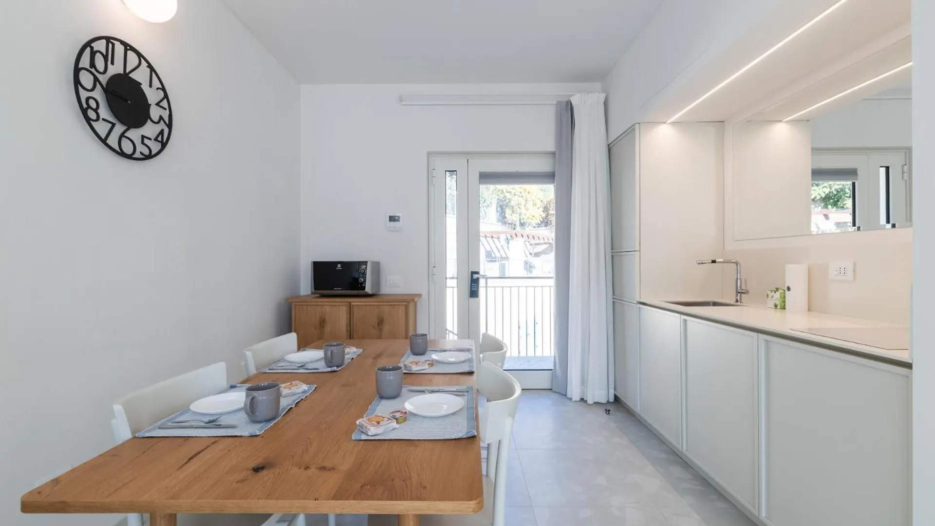 Alaxia Resort Alassio 0*,  Italien