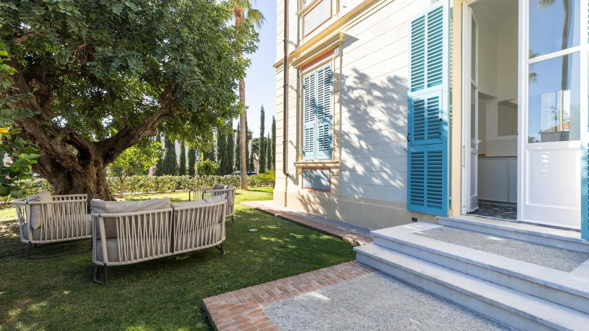 Alaxia Resort Alassio 0*,  Italien