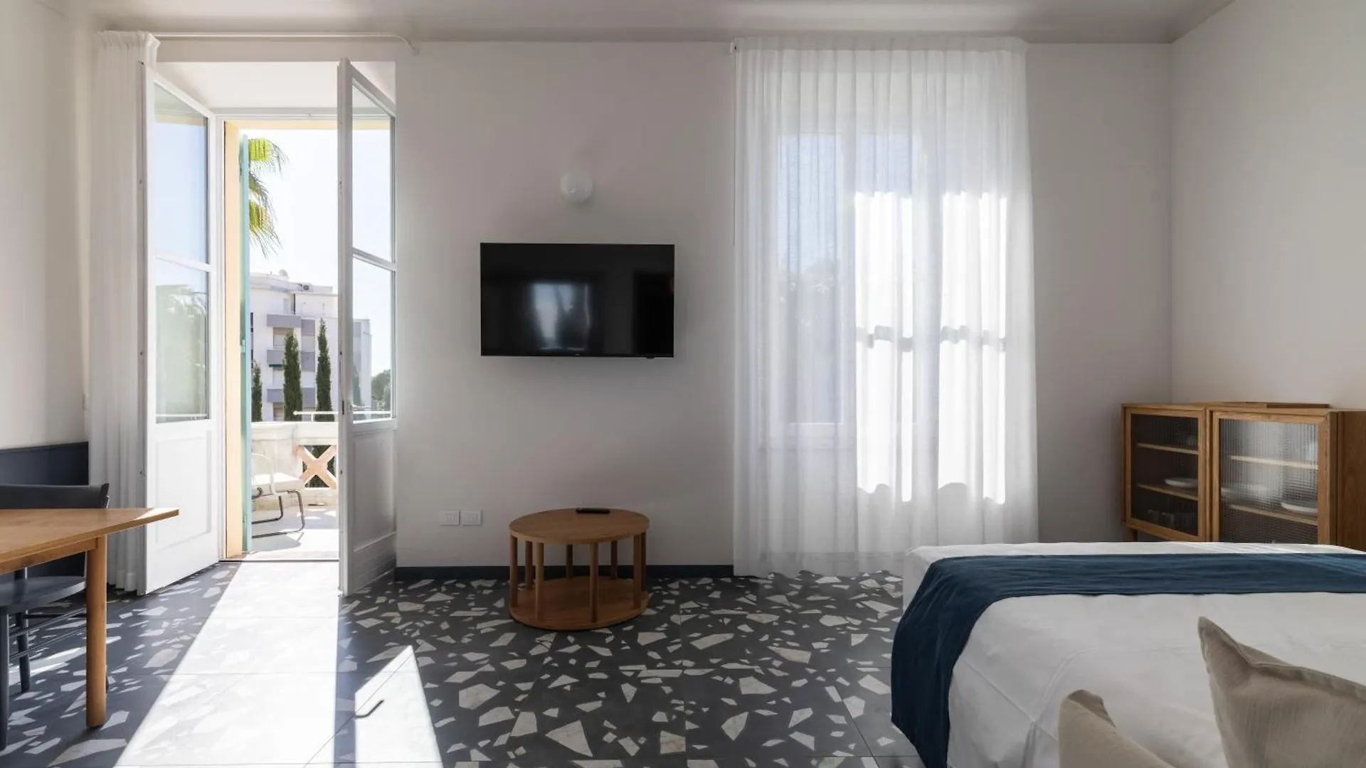 Alaxia Resort Alassio 0*,  Italien