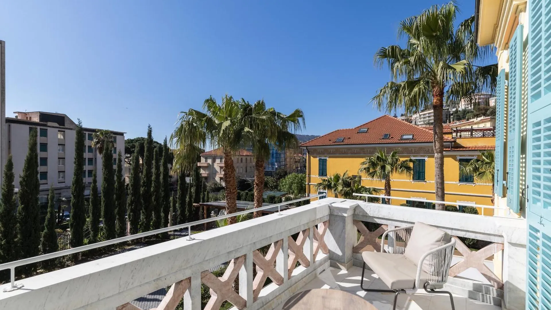 Apartment Alaxia Resort Alassio Italien