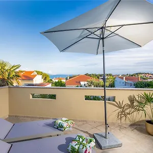 https://villa-marica-apartments-krk.primorje-gorskikotar.com